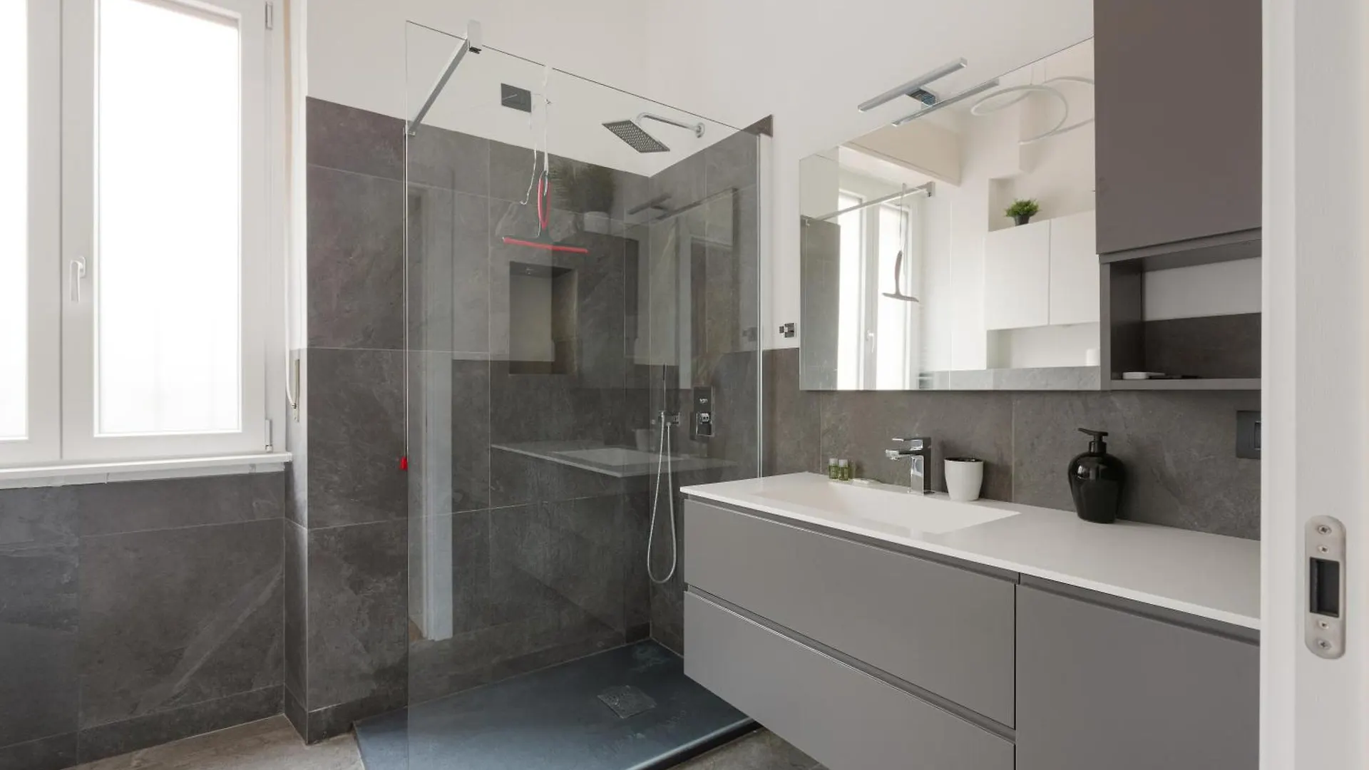 Modern Apartment Close To Forlanini And Linate! Milan Italy