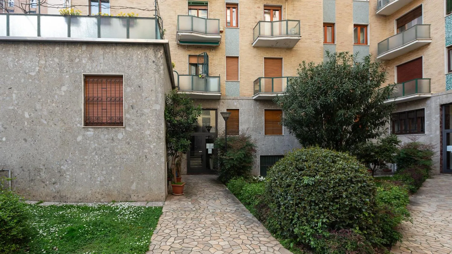 Modern Apartment Close To Forlanini And Linate! Milan Italy